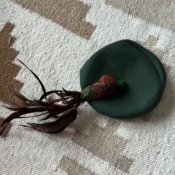 Vintage Accessories - Vintage Hat with Bird